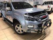 Quality 2015 Isuzu D-Max in Gray: Powerful and Versatile Truck for sale
