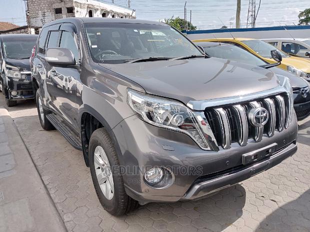 2016 Toyota Land Cruiser Prado Silver - Pre-owned SUV in Excellent Condition