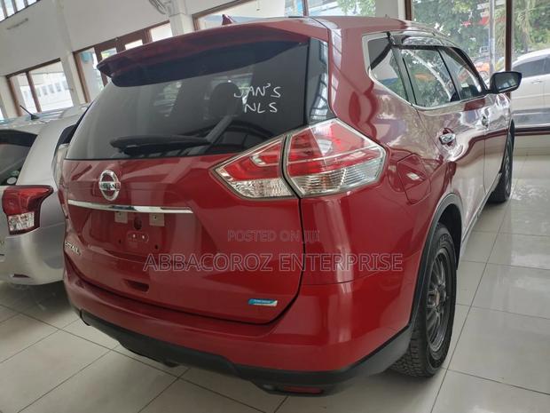 Nissan X-Trail 2015 Red