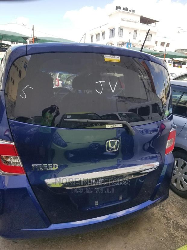 Pre-owned 2014 Honda Freed in Blue - Affordable and Reliable!