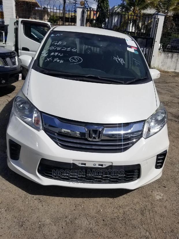 2015 Honda Freed White for Sale - Affordable and Spacious