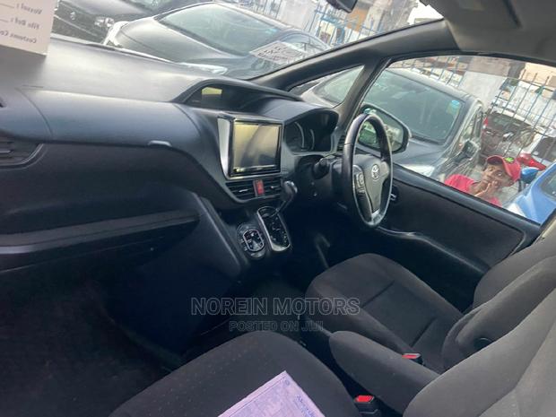 2015 Toyota Voxy Silver - Comfort and Efficiency Combined