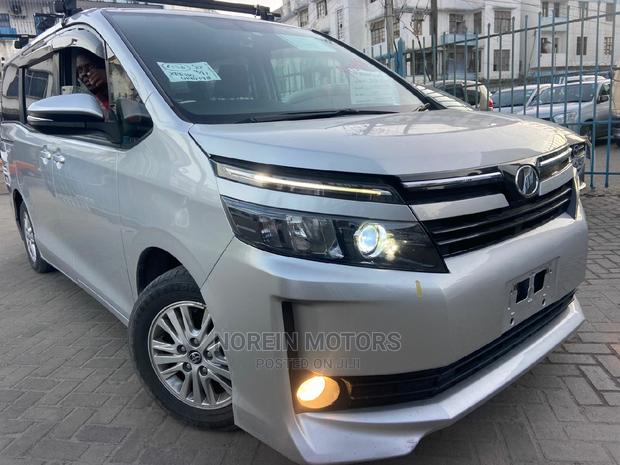 2015 Toyota Voxy Silver - Comfort and Efficiency Combined