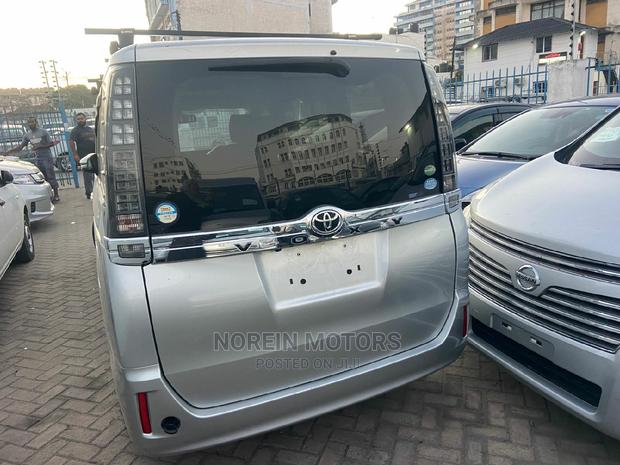 2015 Toyota Voxy Silver - Comfort and Efficiency Combined