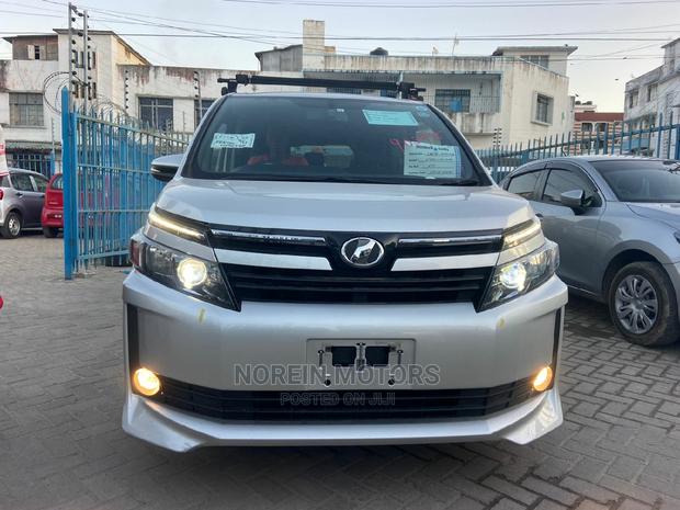 2015 Toyota Voxy Silver - Comfort and Efficiency Combined
