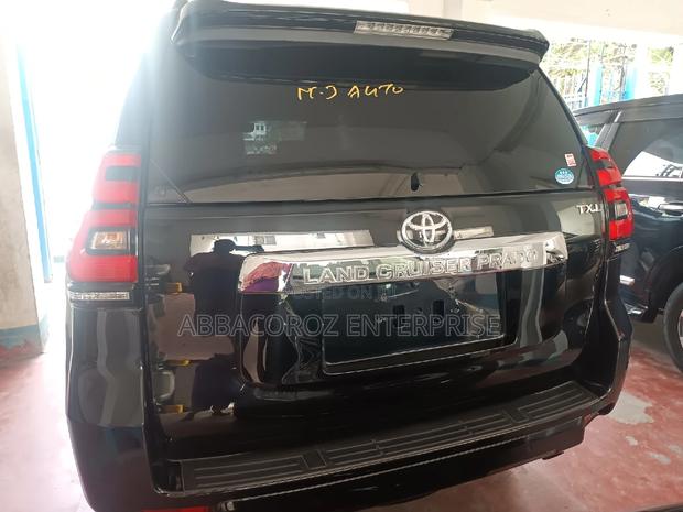 Toyota Land Cruiser Prado 2.7 2019 Black