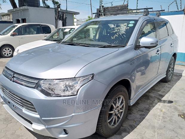 2016 Mitsubishi Outlander Silver - Pre-owned