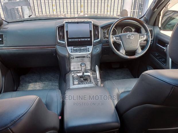 Luxury Used 2017 Toyota Land Cruiser 4.5 V8 VXR in Pearl Condition - SUV Deal