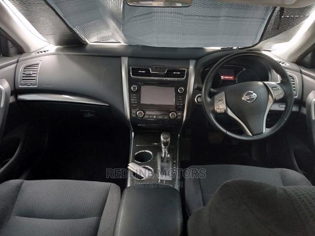 Nissan Teana 2016 in Silver: High-End Sedan for Sale