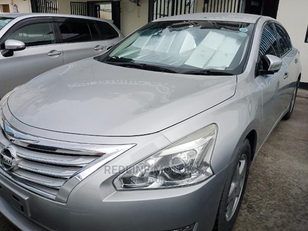 Nissan Teana 2016 in Silver: High-End Sedan for Sale