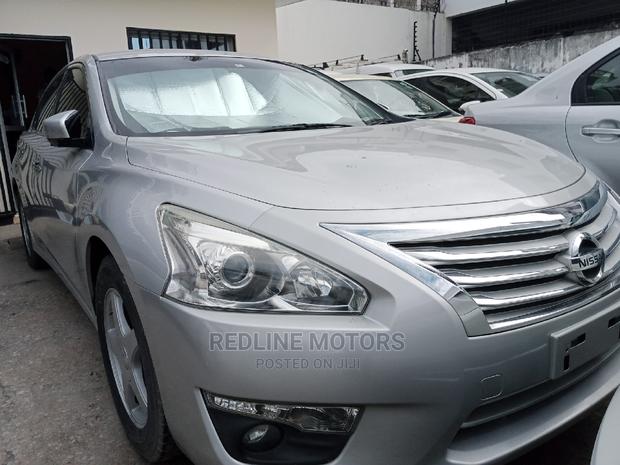 Nissan Teana 2016 in Silver: High-End Sedan for Sale