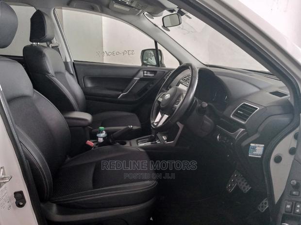 Off White Subaru Forester 2.5i AWD 2017 - Pre-owned SUV