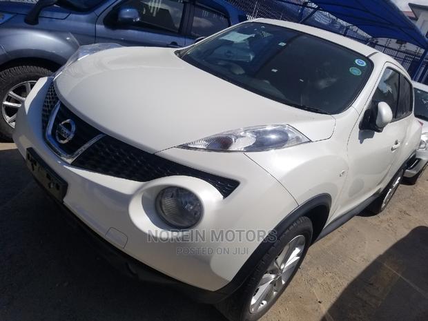 White Nissan Juke 2014: Compact Crossover with Pizzazz