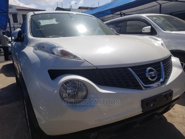 White Nissan Juke 2014: Compact Crossover with Pizzazz