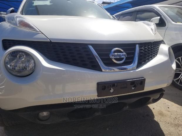 White Nissan Juke 2014: Compact Crossover with Pizzazz