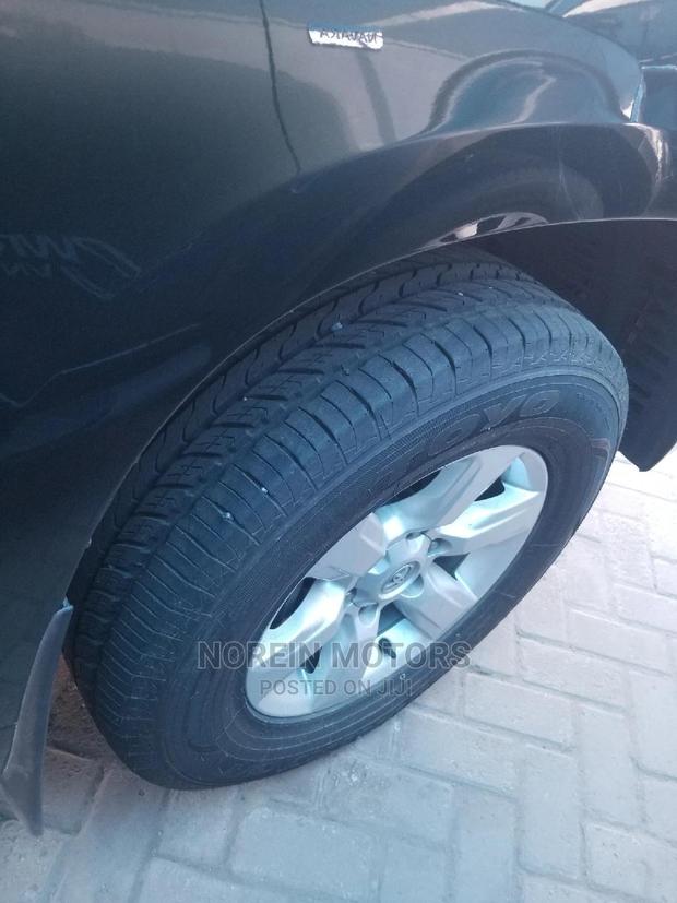 Green 2015 Toyota Land Cruiser Prado 2.7 VVT-i - Sleek and Efficient SUV for Off-Road Adventures