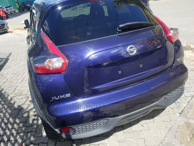 Blue Nissan Juke 2015: Compact SUV, Affordable and St