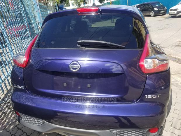 Blue Nissan Juke 2015: Compact SUV, Affordable and St