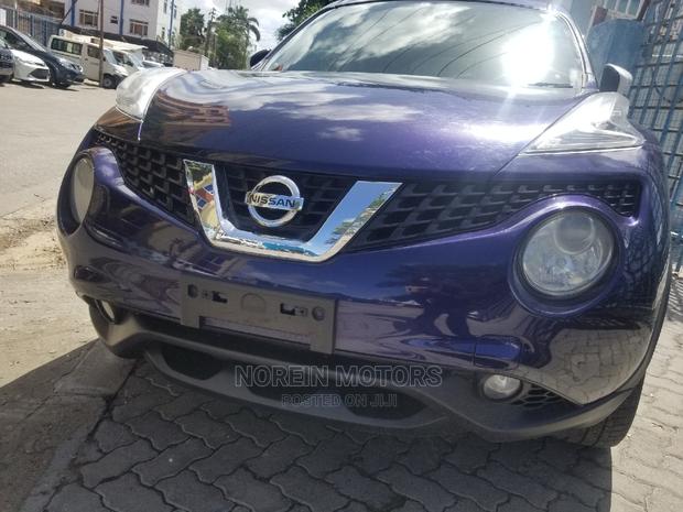 Blue Nissan Juke 2015: Compact SUV, Affordable and St