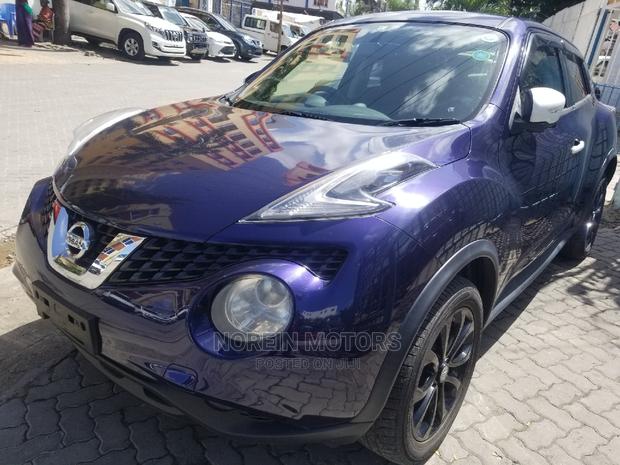 Blue Nissan Juke 2015: Compact SUV, Affordable and St