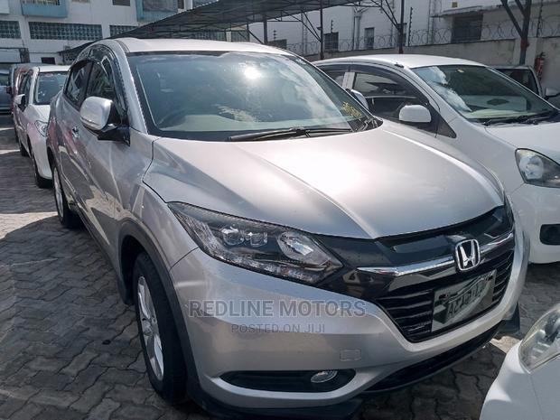 Honda Vezel Silver 2016: Compact SUV with Style & Comfort