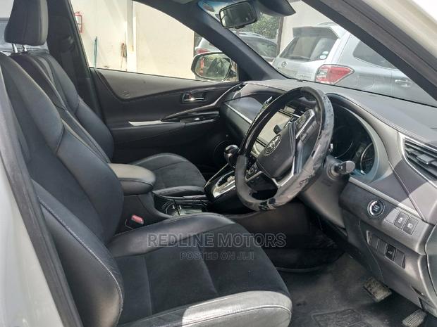 2016 Toyota Harrier 2.0 White - Spacious Luxury Vehicle