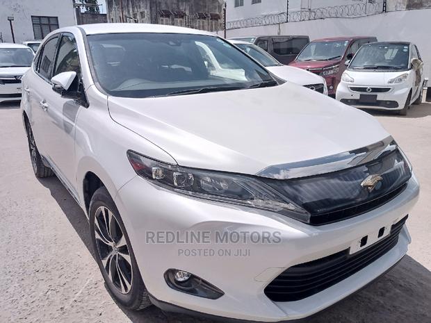 2016 Toyota Harrier 2.0 White - Spacious Luxury Vehicle