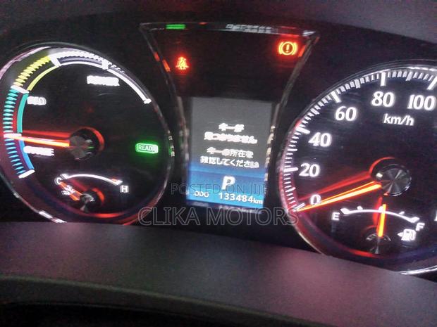 Toyota Crown Black 2016 - Unmatched Style and Comfort