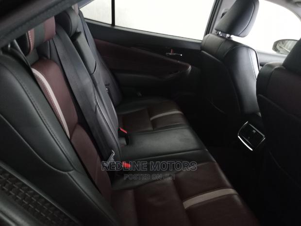 Toyota Crown Black 2016 - Unmatched Style and Comfort