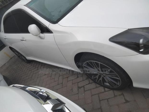 White Toyota Crown 2012: Quality Sedan at an Affordable Price