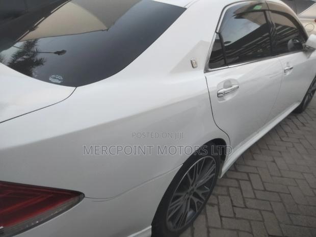 White Toyota Crown 2012: Quality Sedan at an Affordable Price