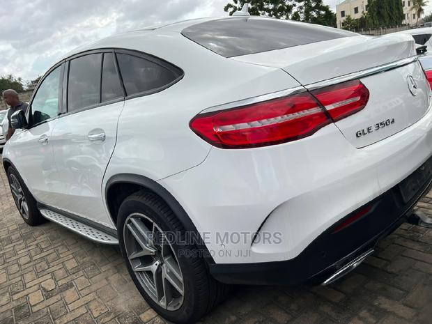 2016 GLE-Class Mercedes-Benz White - Premium SUV for a Great Price!