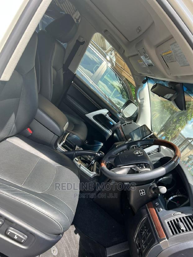 2018 Black Toyota Land Cruiser Prado - Premium Off-Roader