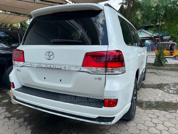2017 Toyota Land Cruiser Prado - White: Unmatched Off-Road Performance