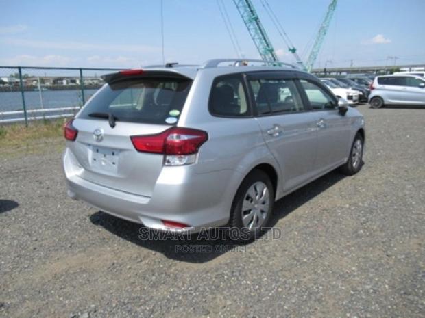 2017 Silver Corolla Toyota Fielder: Comfortable Minivan for Everyday Use