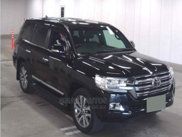 2016 Land Cruiser Black - Toyota's Premium Off-road Vehicle