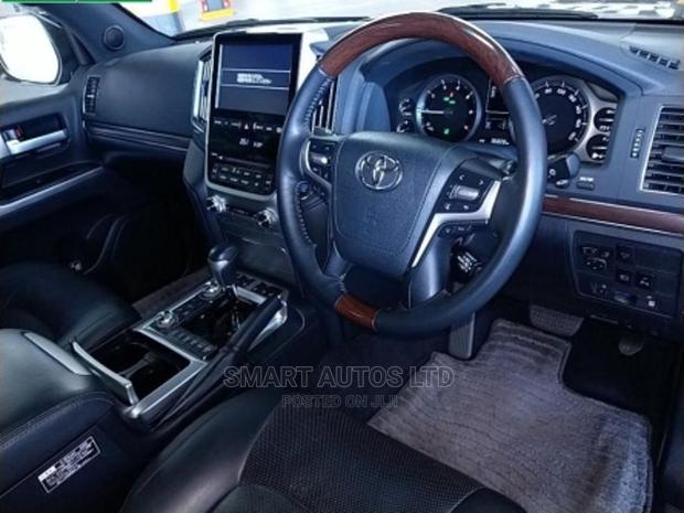 2016 Land Cruiser Black - Toyota's Premium Off-road Vehicle