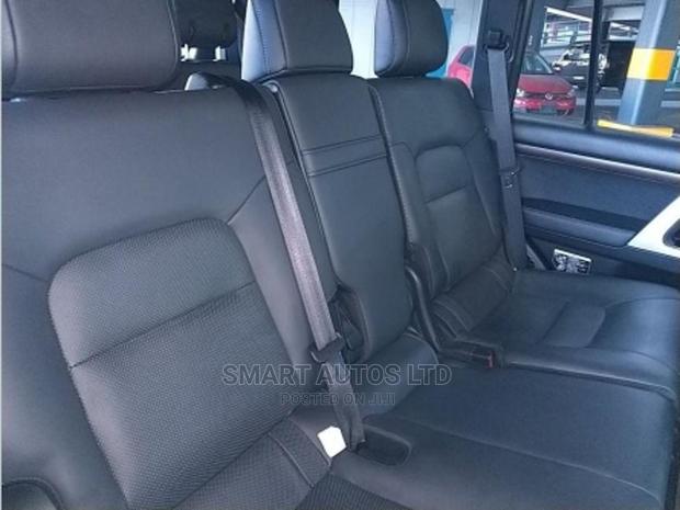2016 Land Cruiser Black - Toyota's Premium Off-road Vehicle