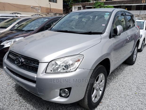 Teal Metallic 2016 Toyota RAV4 LE AWD with 2.5L 4-Cylinder