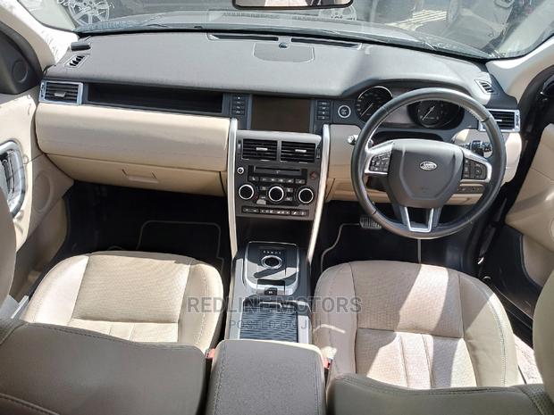 2016 Land Rover Discovery: Green Edition - Luxury 4x4 SUV