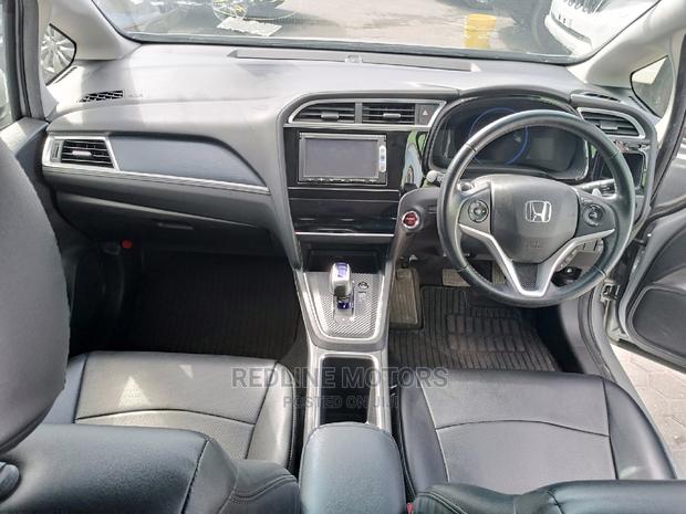 2016 Honda Fit Shuttle 1.5 Hybrid 2WD - Silver Low Mileage Pre-owned