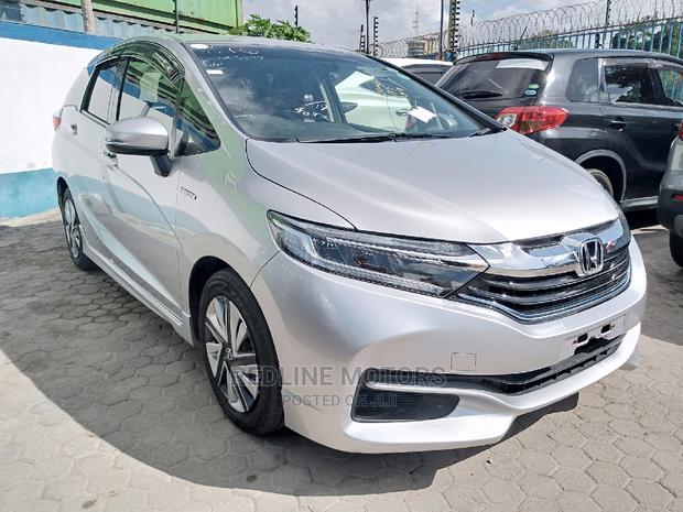 2016 Honda Fit Shuttle 1.5 Hybrid 2WD - Silver Low Mileage Pre-owned