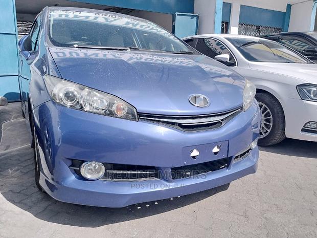 Toyota Wish 2016 Blue: A Sedan That Exudes Modernity & Efficiency