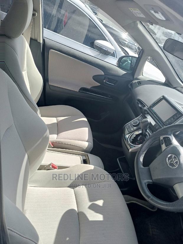 Toyota Wish 2016 Blue: A Sedan That Exudes Modernity & Efficiency