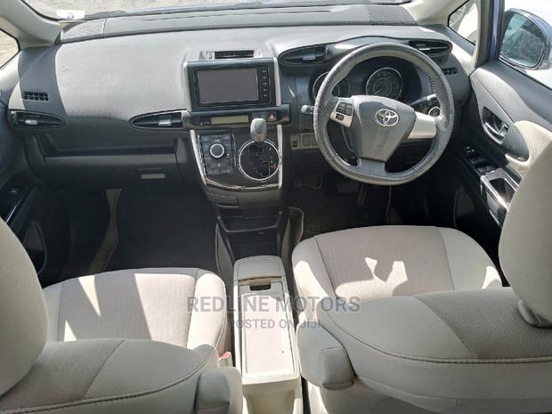 Toyota Wish 2016 Blue: A Sedan That Exudes Modernity & Efficiency