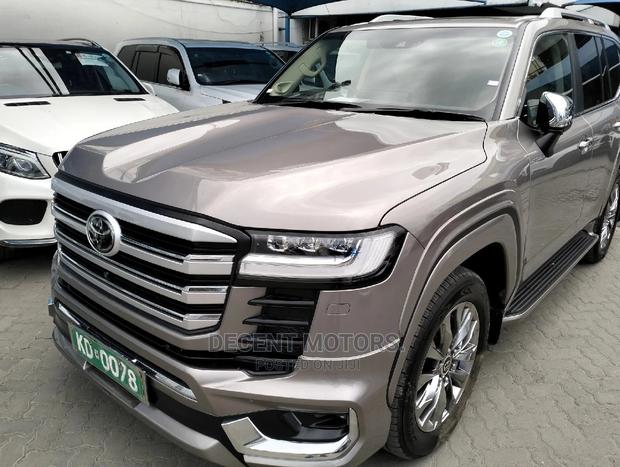 Gold Edition 2022 Toyota Land Cruiser 3.5L V6