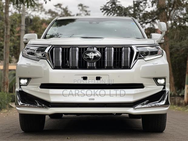White 2017 Toyota Land Cruiser - Powerful Off-Roader