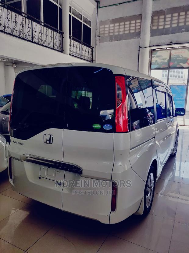 Used Honda Stepwgn 2015 Pearl Edition - Quality Minivan