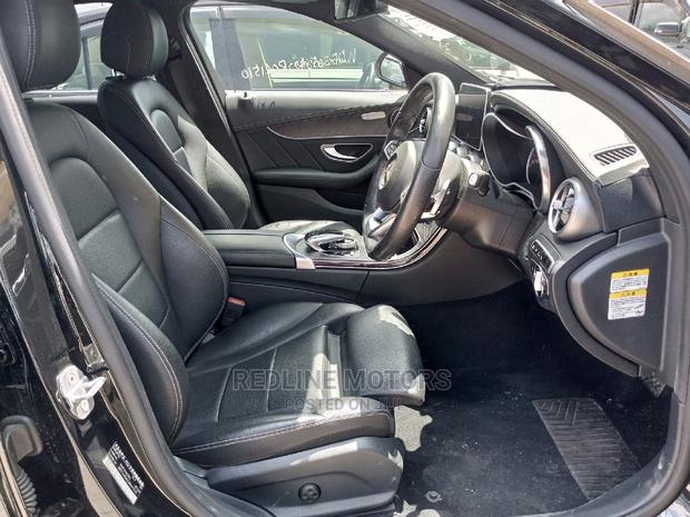 2016 Mercedes-Benz C200 Black: Elegant and Powerful
