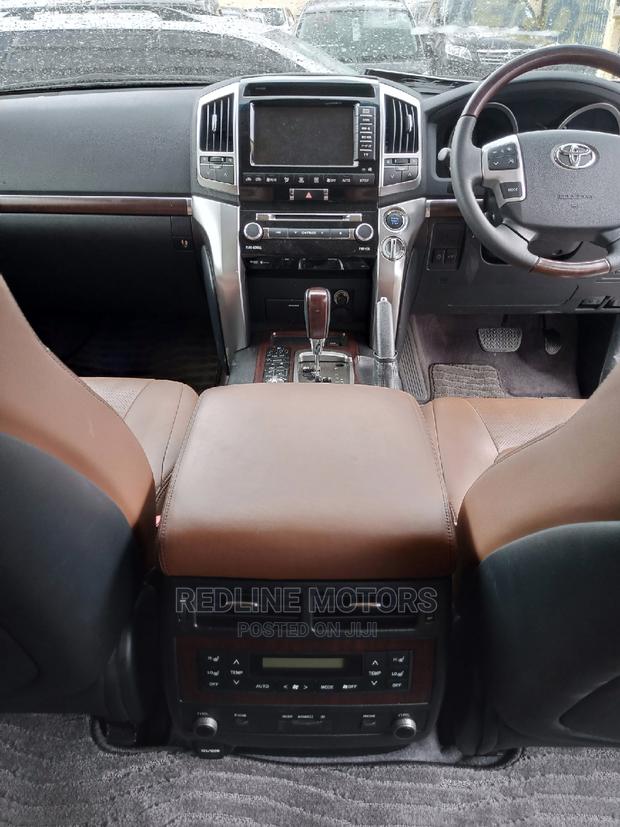 Pre-Owned 2016 Toyota Land Cruiser 4.6 V8 AX Black